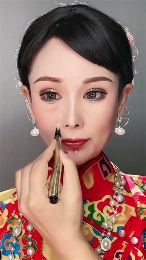 Sisters who don’t know how to conceal their blemishes, check this out. The concealer is simple a