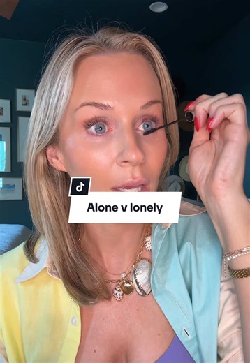 Embracing Solitude: Alone vs Lonely Explored