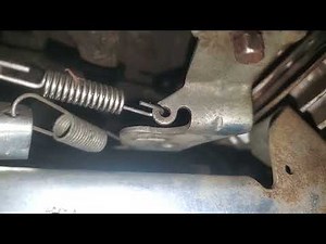 How are the springs located on a Briggs and Stratton V twin carburetor