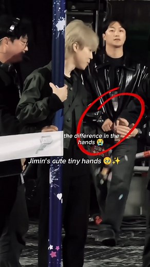 518 reactions · 11 shares | The confetti kept falling out of his grip 凉✨ . . . . . . . . . . . . . #bts #jimin #parkjimin #bangtansonyeondan #jiminedits #fypkpop #fypシ #fyp | Minni Jm | Facebook