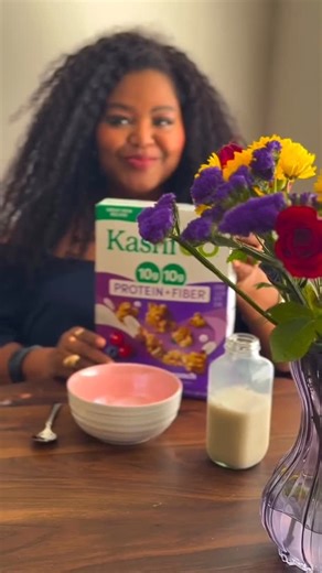 Start strong with plant-powered goodness 🌿☀️. Kashi GO has 10g of protein, 10g of fiber, and 100% great taste. | Kashi