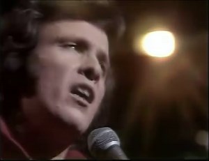 26K views · 482 reactions | "Crying" é um sucesso de 1978 do cantor e...