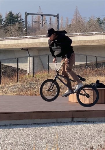 Mastering the Bar Manual to 360 on BMX