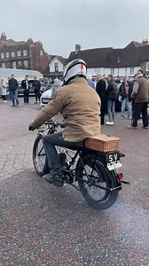 A 1923 Excelsior 147cc Junior at the Wickham Square Boxing Day event. Excelsior offered a diverse range of machines in numerous capacities during the 1920s, this restored Junior model being powered by the 147cc Villiers Mark VI-C engine. Watch to the end for a running start of this cool little bike (it doesn’t take much!). Video and content is original and copyright to The Girder Club. | The Girder Club