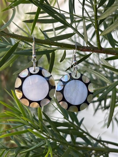 Hawaiian Jewelry Mother of Pearl Ocean Shell Dangle Earrings - Etsy