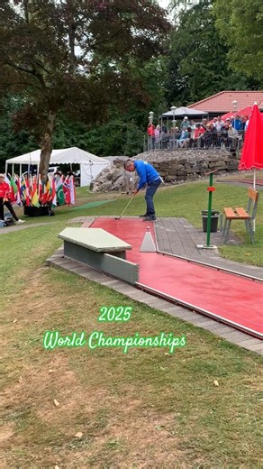 Italian energy, encouragement and excitement in mixed pairs. #worldchampionship #minigolf #italy