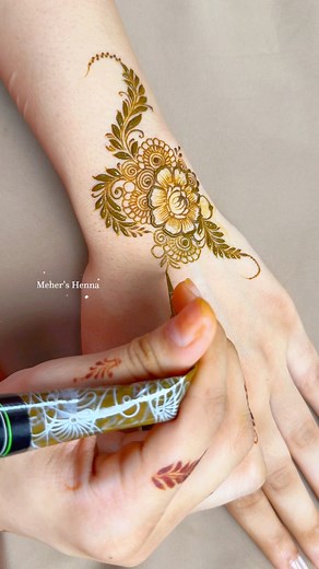1.3M views · 8.2K reactions | Pretty floral mehndi design | Meher's Henna | Facebook