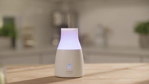Yankee Candle Ultrasonic Aroma Diffuser Kit | Black Cherry Aroma Diffuser Oil | LED Colour Changi...