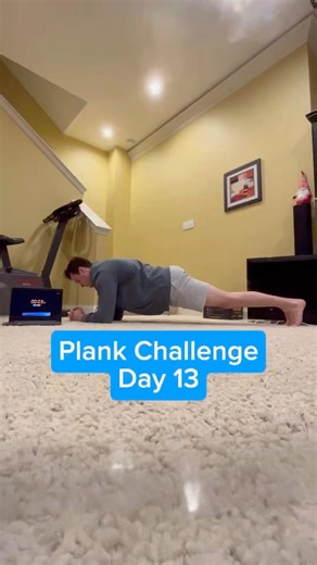 Plank Challenge day 13💪Smoothie choice poll tomorrow 🥤 #plank #abs #fitness #workout #exercise