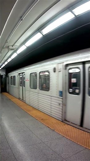 Eastbound TTC T-1 Subway at Islington Station