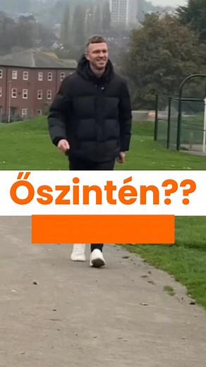 👉 Tudtad, hogy a rossz lábbeli nem csak a talpadat terheli? 1️⃣ Folyamatos nyomást gyakorol a talp alatti idegekre – ettől égő, szúró érzés alakul ki estére. 2️⃣ Elveszíti a lábboltozat a természetes tartását, ami hosszú távon a térdet és a bokát is megviseli. 3️⃣ A helytelen alátámasztás a testtartást is eltolja, így a derék- és hátfájás gyakori következmény. 4️⃣ A zárt, nem szellőző cipőben a láb túlmelegszik, ami fokozza a fáradtságérzetet és az izzadást. 5️⃣ Minden lépés egyre nehezebbnek é