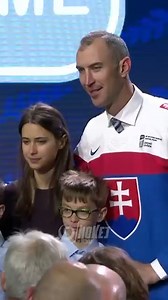 Zdeno Chára vstúpil do Siene slávy IIHF. Hráč, ktorý si rešpekt nezískal slovami, ale činmi. 🫶 | Televízia JOJ