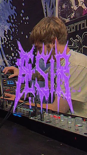 Tevis Herbert on Instagram: "Dawless jam with Korg volca fm volca bass volca keys and sp404 #music #spotify #dawless #dnb #fy"