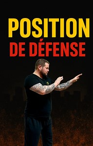 🥊 POSITION DE DÉFENSE – La base de toute self-défense efficace ! 🛡️Dans cette vidéo, tu vas découvrir la posture essentielle qui peut faire toute la différence entre te protéger efficacement ou te mettre en danger. ⚡ Apprendre la bonne position, c’est déjà gagner du temps, garder ton sang-froid et assurer ta sécurité.🔥 Que tu sois débutant ou déjà expérimenté, cette technique est indispensable pour renforcer ta confiance et être prêt face à n’importe quelle menace.👉 Regarde bien jusqu’à la f
