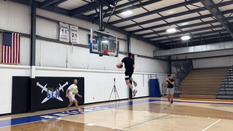 REVERSE 360 WINDMILL (Vince Carter Way) 6’0” Dunker Travis Reynolds
