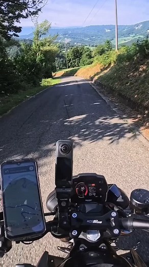 Lo devo dire? L'ho detto 🫠 Google maps va bene solo per trovare i bar. Fine. #navigatore #moto #googlemaps #navigation #rant | TotoRider