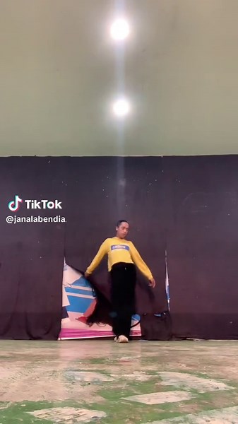 Mastering Voguing Dance Techniques