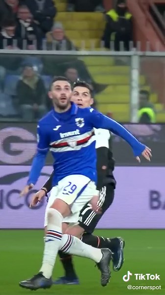 Cristiano Ronaldo Incredible Heading Goal vs Sampdoria