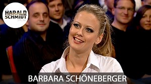 Barbara Schöneberger hat viel Neues zu berichten, als sie bei Harald und Oli zu Besuch ist. Neben ihrer neuen Karriere als Sängerin, startet sie auch als Moderatorin für die NDR Talk Show. Für ihre Tournee hat sie sich Tipps von Kollegin Anke Engelke geholt - aber auch Oliver Pocher kann von seiner Erfahrung als Sänger berichten. Ein Ausschnitt aus der Sendung vom 20.12.2007 | Die Harald Schmidt Show