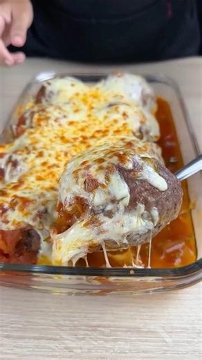 Hidden Potato Cheesy Meatball Bake! 🥔🧀 #Meatballs #ComfortFood #DinnerRecipes