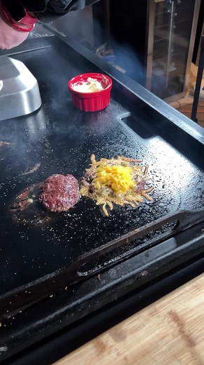 2.5K views · 40 reactions | Tiniest Cheeseburger I’ve ever made. #cookingreels #cheeseburger #smashburger #smashburgers #revolutionbbq #tinyfood | Revolution Barbecue | Facebook