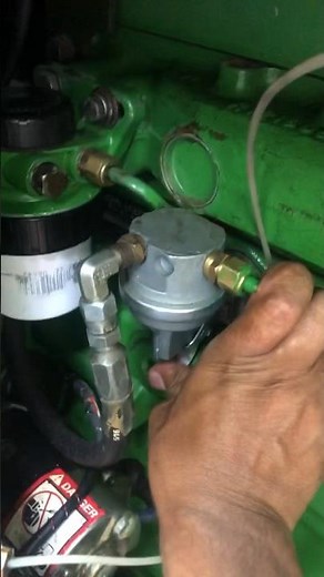 Fuel lift pump John Deere