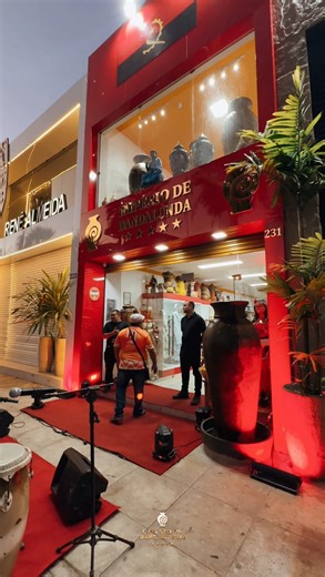 @imperiodedandalunda on Instagram: "A grande inauguração do Império de Dandalunda foi muito mais do que a abertura de uma loja — foi a realização de um sonho construído com fé, força e propósito. ✨ Receber cada pessoa que passou por aqui hoje encheu nosso coração de gratidão. Cada abraço, cada palavra, cada energia compartilhada fez desse dia um marco inesquecível na nossa história. Obrigado a todos que tiraram um tempo para conhecer nossa nova casa. Vocês fazem parte desse início tão especial. 