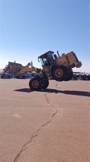 JCB Excavator stunt #shortvideo #short