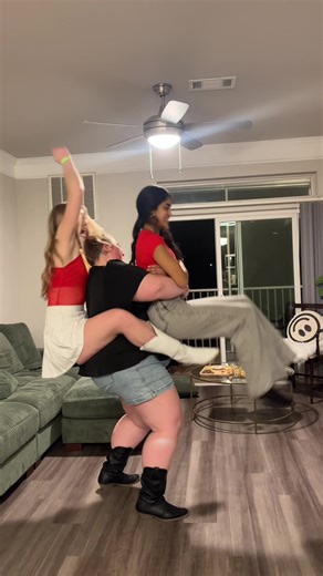 Well that didn’t go as planned 😂 @enila @Erika Didn’t know I was supposed to hold onto the person in the very fronts shoulders 😅 #horsechallenge #cowgirl #trending #fun #funny First clip - @Andrea Nigg