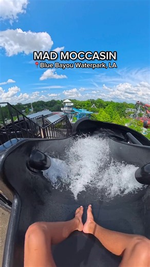 This slide is WILD 🐍 📍Blue Bayou Waterpark, LA #louisiana #travel #neworleans #batonrouge #waterslides