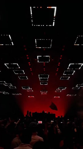 A synergy of lights, visuals and sound. | Tomorrowland