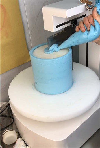 DIY Beautiful Blue Cake Tutorial