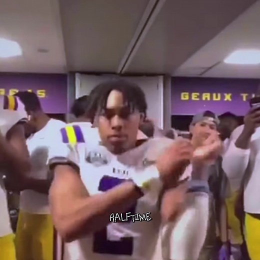 2019 LSU “Get The Gat” 🤩 🐯 #nfl #lsu #ncaafootball #football #collegefootball #halftimeprod #getthegat #2019lsu #jamarrchase #justinjefferson #jjettas #joeburrow #trend #viral #lsufootball #lsutigers #footballedit #bengals #vikings #edit #fyp #fy #fypシ #xybca #fypage #nfledit #nflplayers