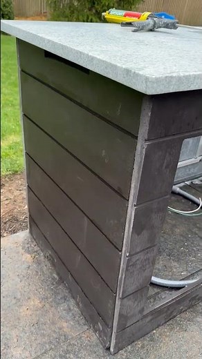 From crates in the driveway to a fully functional outdoor kitchen — all in LESS than a day! ⏱️🔥