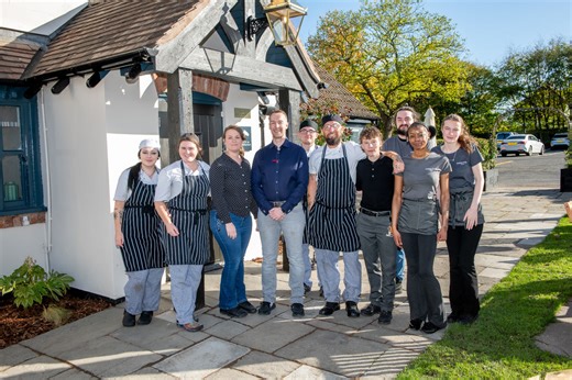 Popular South Staffordshire countryside pub reopens following extensive refurbishment