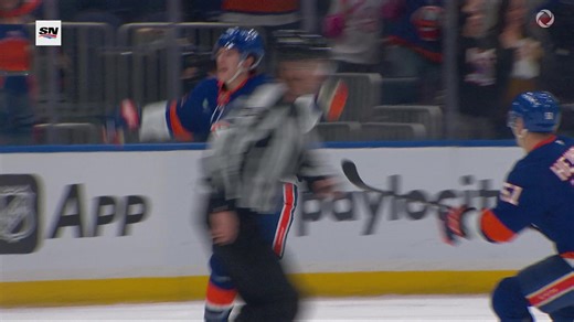 Matthew Schaefer comes up clutch in his first career game on Hockey Night in Canada 🫡 | Sportsnet