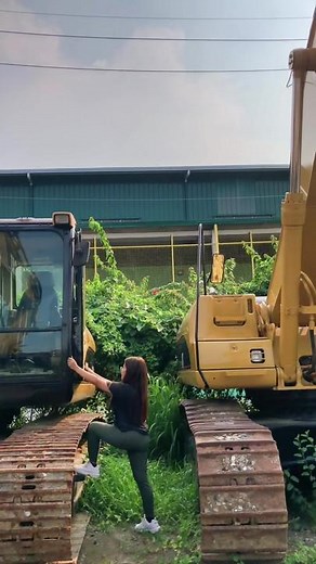 #backhoe #backhoeloader #backhoeoperatorlife #ad #fyp #fypage #fypシ #fypシ゚viral #excavator @diane_salamputan