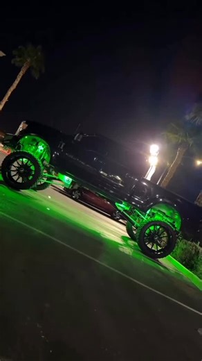 Kelderman Air Suspension on Instagram: "This F-250 😮‍💨 Owner: @justinn_walker Rocking our Complete 10-12" Air Suspension Lift Kit with @raptorshocks! @forgiato @furytires #since1970 #kelderman #keldermantrucks #keldermanmanufacturing #trucks #ford #bagged #airride #keldermanairride #familyowned"