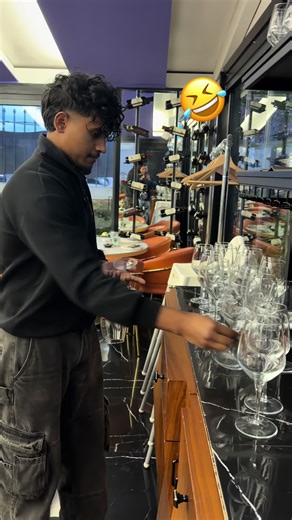 Video di HS@AyatSheikh (@hsayatsheikh) con original sound - This is Raw