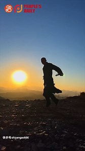 See these Shaolin monks display their best #kungfu moves. #Chineseculture | Xi's Moments