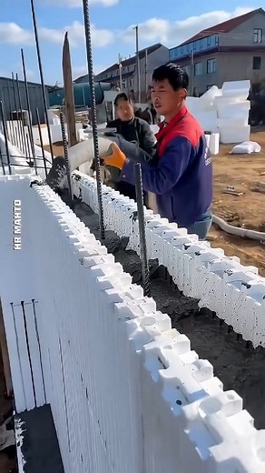 China’s Thermocol House Construction 🏠 | Lightweight & Energy Saving Building Hack . #House #construction #thermacol #reels #love #fbreels #facts #travel #viral #trending #funny #Amazing #China | HR Mahto