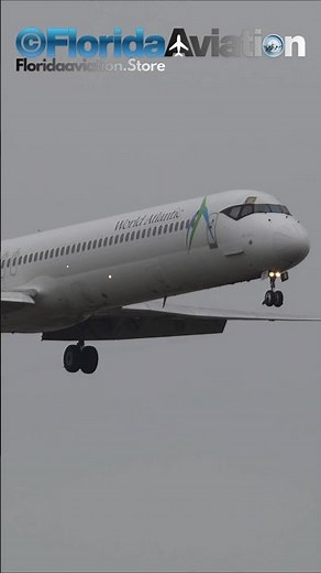 McDonnell Douglas MD-83 Foggy Landing at Miami International Airport - | Plane Spotting