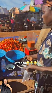Woman Uses Home Blender to Grind Tomatoes For Her Customers at the Market | Play Prefect TV