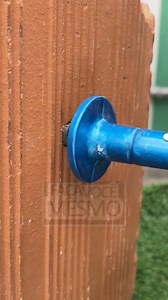 The wall plug trick that fixes any oversized hole The simple method that locks the plug tight — no spinning, no slipping! #USA #HomeFixHack #PapainhaTips | Do It YourSelf