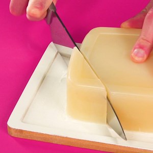 969K views · 130 shares | J-7 avant la Saint-Valentin  Je vous envoie tout mon amour, merci pour tout votre soutien au quotidien, vous êtes littéralement ma moitié (l'autre est en rupture de stock) ❤️ | Alexandre Calvez | Facebook