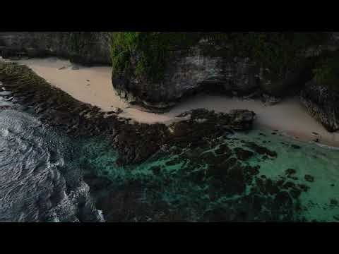 青い海と波の風景 — リラックス短編映像