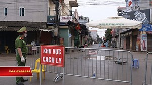 78K views · 386 reactions | Thủ tướng Nguyễn Xuân Phúc hôm 8/4 tuyên bố rằng Việt Nam đang trong cuộc chiến chống dịch COVID-19 với “quyết tâm chính trị cao” trong lúc thủ đô Hà Nội lần đầu tiên phong toả một khu dân cư với gần 11.000 người để ngăn chặn lây lan dịch bệnh. Xem thêm: voatiengviet.com/a/chong-dich-nhu-chong-giac-viet-nam-quyet-tam-chinh-tri-cao/5364685.html | VOA Tiếng Việt | Facebook