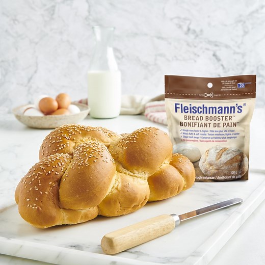 Want your bread to stay fresh longer? Use Fleischmann's Bread Booster! 🍞 Our bread booster improves dough while kneading and it bakes to a moist, fluffy texture. ☁️ --- Vous désirez que votre pain se garde frais plus longtemps ? Utilisez le Bonifiant de pain Fleischmann ! 🍞 Notre bonifiant de pain améliore la pâte pendant le pétrissage et, à la cuisson, vous obtiendrez un pain léger et moelleux. ☁️ | Bake Good