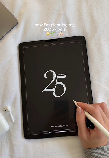 Planning My 2025 Goals with a Digital Planner