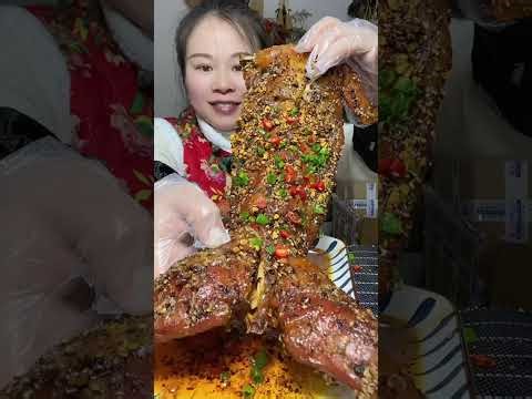 Hand-shredded rabbit, it's absolutely delicious. #food #mukbang